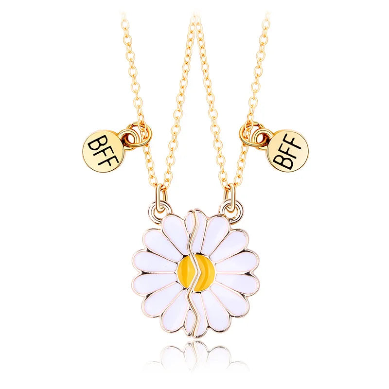 2Pcs/Set Fashion Best Friends Honey Love Couple Pendant Necklace Daisy Broken Heart for Women Chain Bff Friendship Jewelry