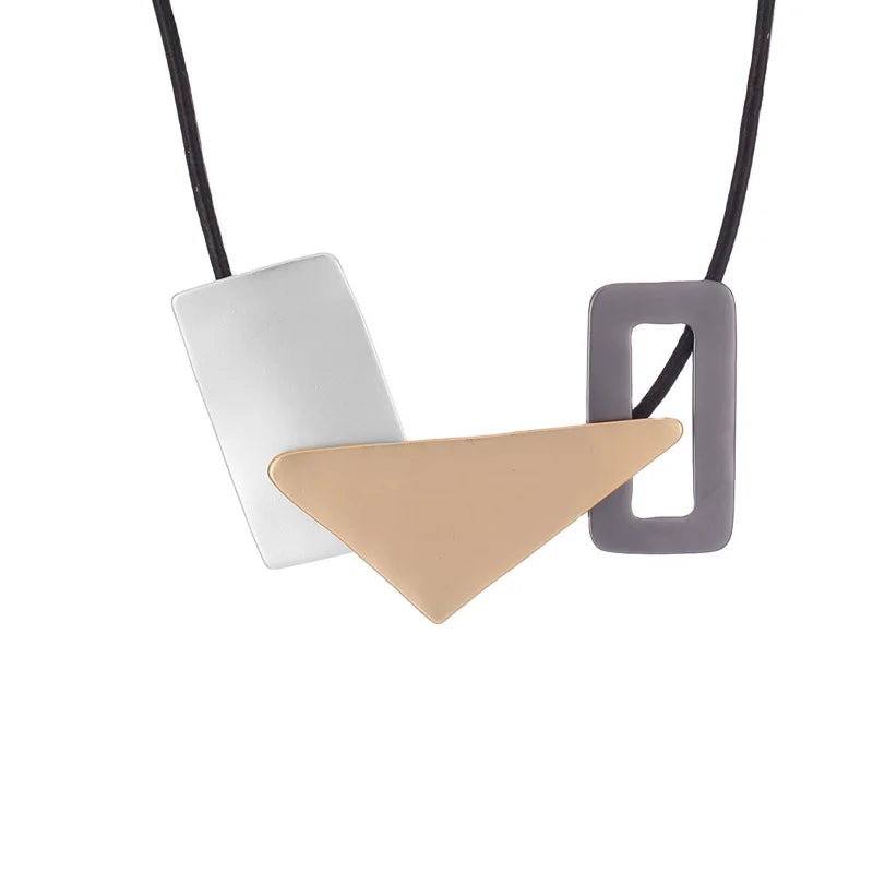 New Fashionable Geometric Pendant Necklace  Fashion Statement
