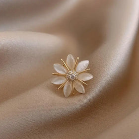 Fashion Brooch Flower Bow Brooches for Women Metal Anti-glare Lapel Pin Fixed Clothes Pins Sweater Coat Clothing Accessories