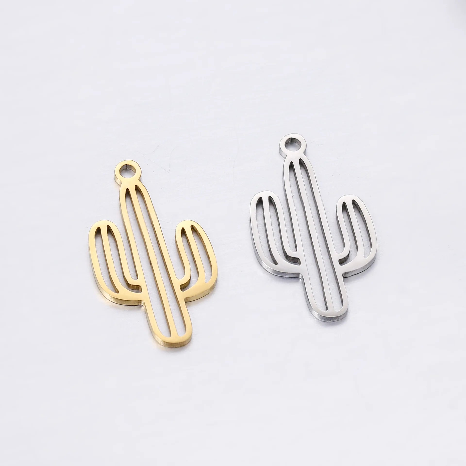 Stainless Steel PVD Gold Plated Hollow Cactus Pendant Jewelry Accessories Titanium Steel DIY Cactus Charm Jewelry Fitting(SZ108)