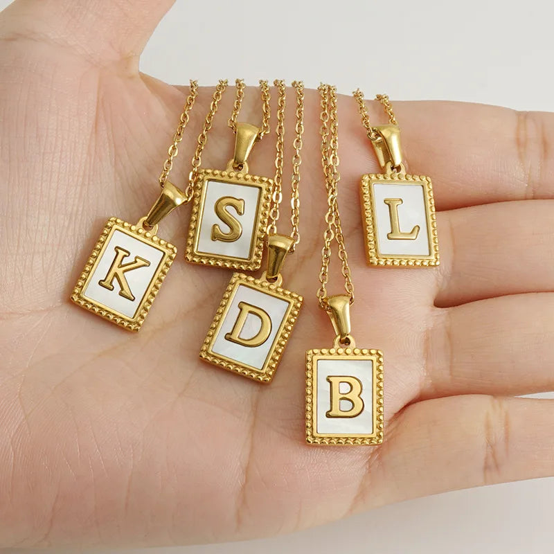 Wholesale New No Fade Stainless Steel 18k Gold Shell Choker Necklace Women's A-Z Letter Pendant Necklace