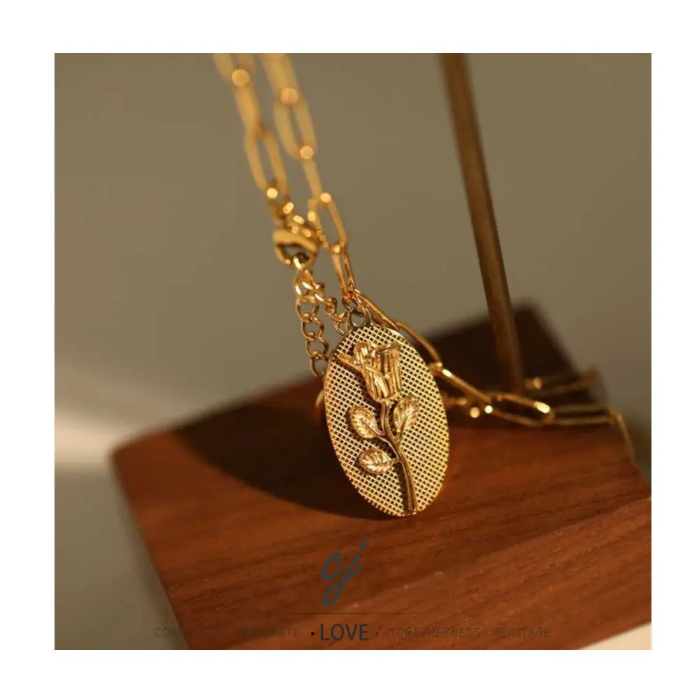 Carline Wholesale Stainless Steel Minimalist Flower Pendant Necklace for Women Fine Simple Design with Gold Plating Link Chain
