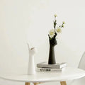 Newest Modern Minimalist Hand Shape Ceramic Large Tabletop Vase Golden Silver Ornaments Wedding Celebration Living Room Hotel