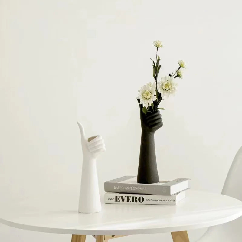 Newest Modern Minimalist Hand Shape Ceramic Large Tabletop Vase Golden Silver Ornaments Wedding Celebration Living Room Hotel