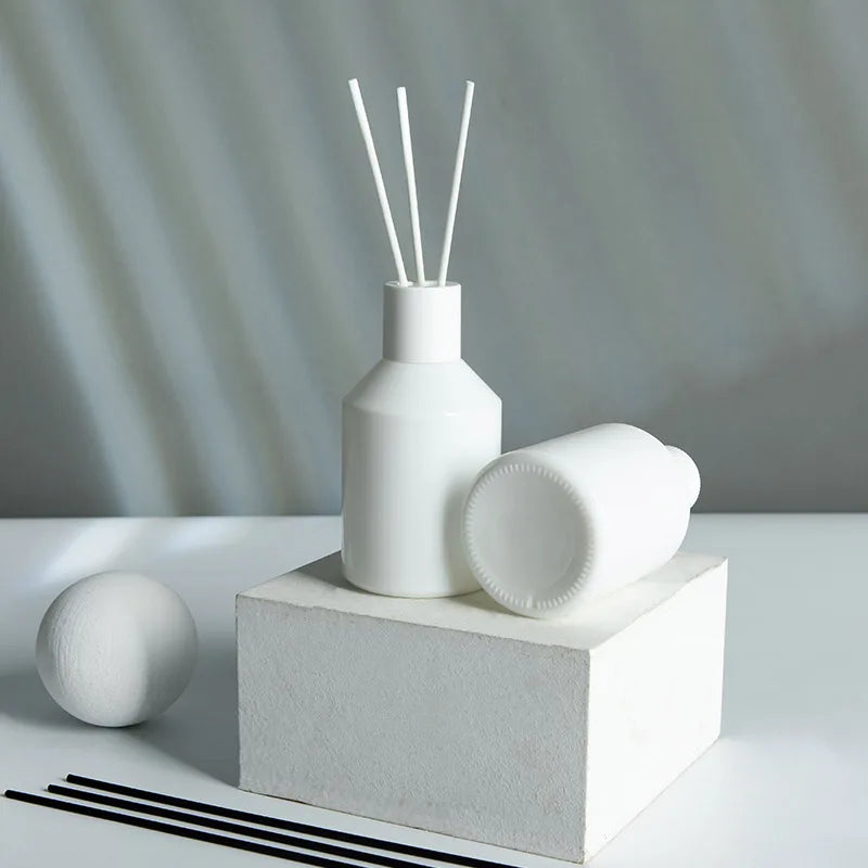 Clear Diffusers Round Fragrance Luxury 180ml Aroma Oil Bottles Empty Glass Reed Diffuser Bottle with Sticks