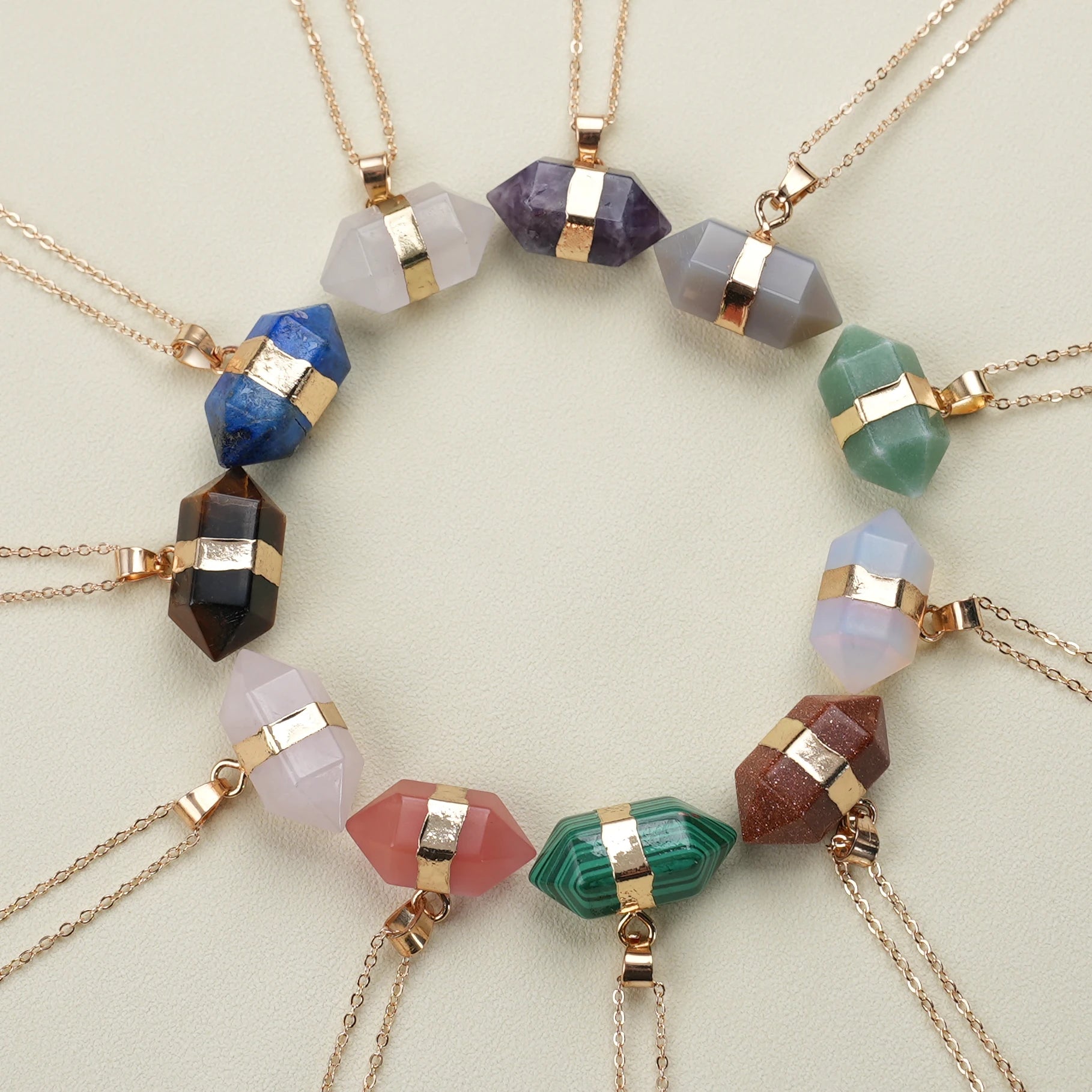 Wholesale Collares De Cuarzo Mixed Natural Gem Stones Horizontal Hexagonal Column Reiki Quartz Crystal 7 Chakra Healing Pendant