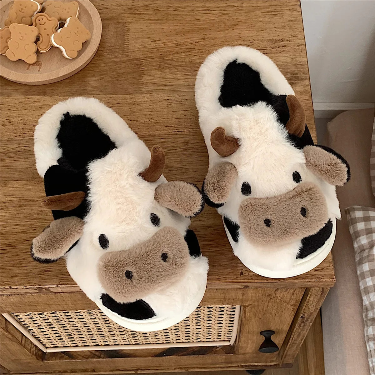 Lightweight Breathable Female Winter Plush for Slippers Home Warm Soft Cute Cow Design Non-slip Cotton for Student Dormitory Spr