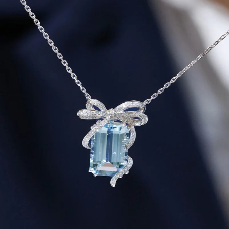 2024 Women's Luxury Fashion Pendant Necklace Brass Bow with Blue Finish Classic Style Twisted Singapore Chain