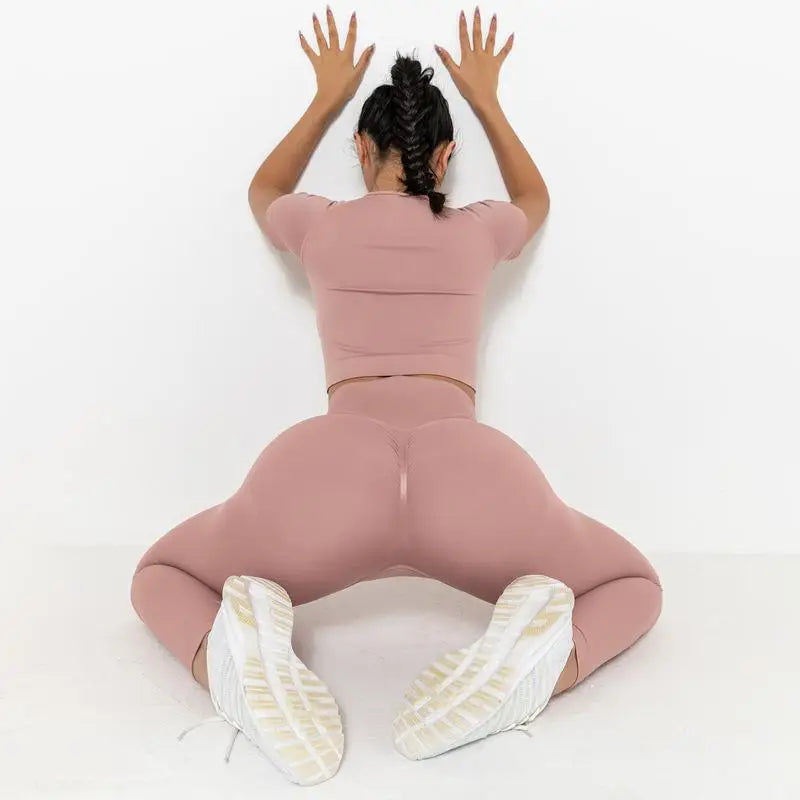 Seamless Knitted Yoga Wear Body-Shaping Exercise Gym Fitness Set Short Sleeve Top Tight Leggings Quick Drying Women's Sets