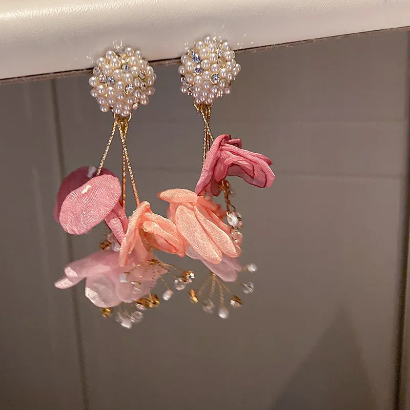Sliver Needle Fashion Earrings Diamond Pearl Crystal Fabric Pink Flower Earrings Chiffon Flower Alloy Drop Earrings for Women