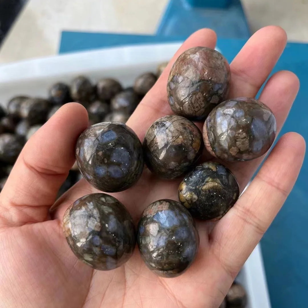 Hot Sale Natural Quartz Crystal Semi Precious Stone 20-30mm Glaucophane Tumbled Stone for Reki Healing