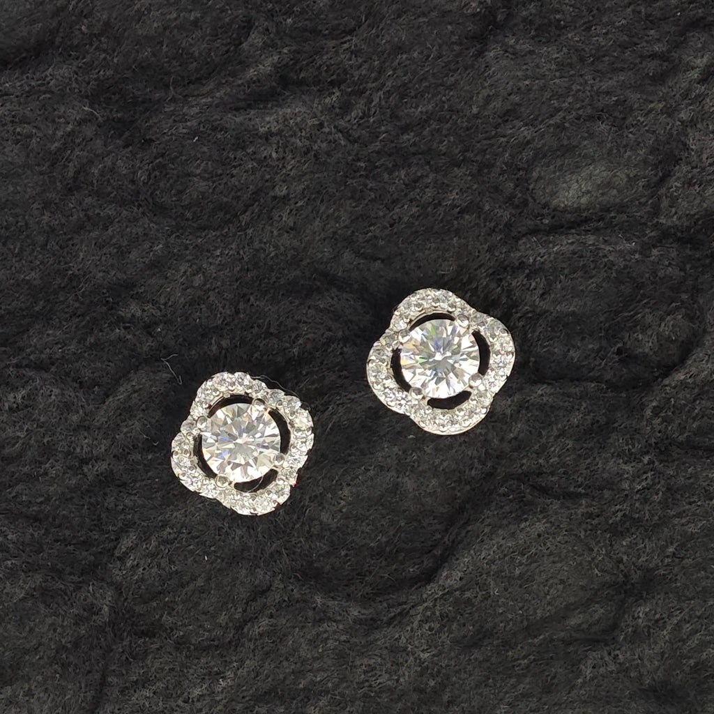 Ilona Elegant 925 Silver Earrings Four Leaf Desi Jewelry with Elegant Temperament Moissanite Stud Earring