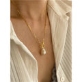 Baroque Natural Freshwater Pearl Pendant Necklaces Toggle Clasp Chain Necklace French Elegant Luxury Stainless Steel Jewelry
