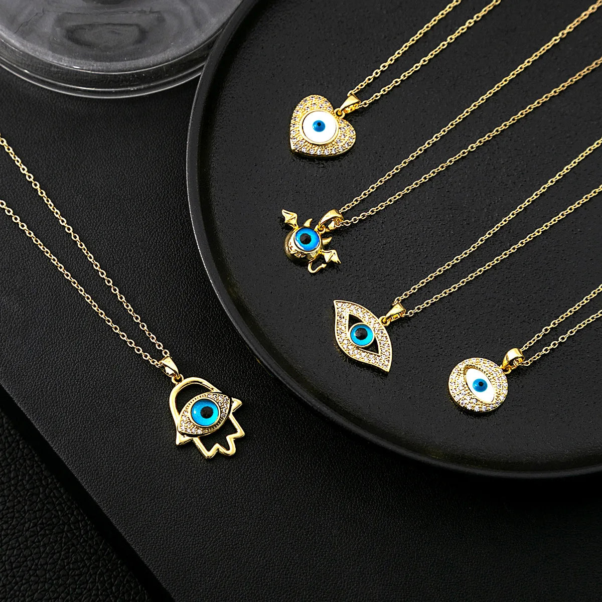 Fashion Jewelry Moon Pendant Stainless Steel Pentagram Evil Eyes Necklace for Women