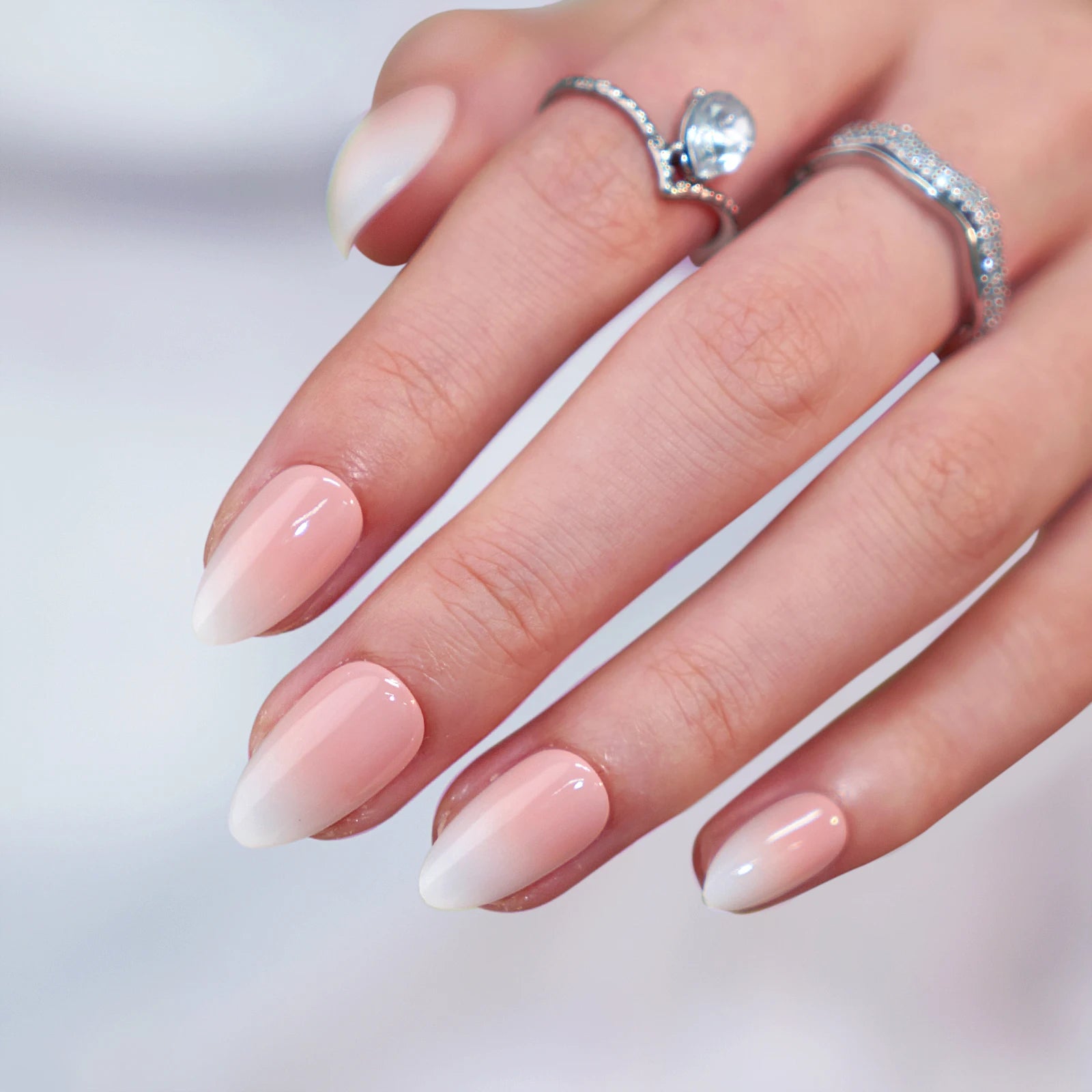 BTArtbox Short Almond Acrylic Artificial Fingernails Soft Gel Ombre Design Press on Nails Wholesale Fake False Nails With Glue