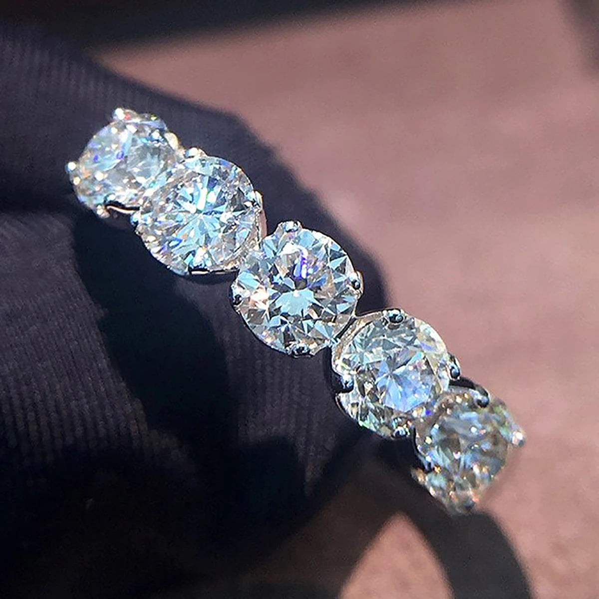 Huitan Factory Luxury Sparkling Round Imitated Diamond Eternity Band Rings for Women Wedding Silver Plated CZ Rings Jewelry OEM