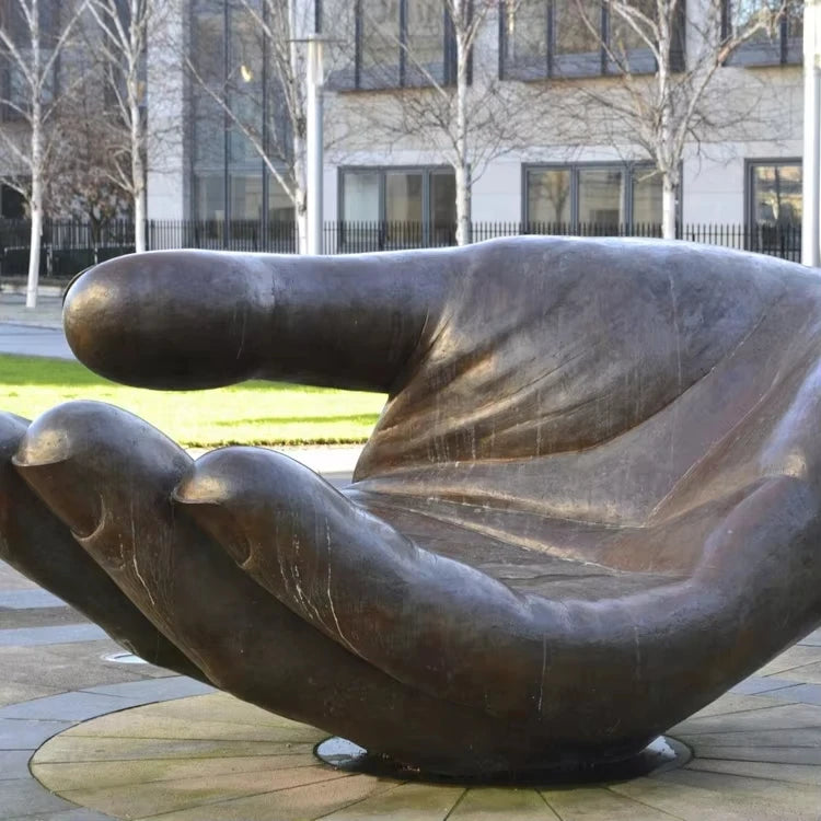 High Quality Modern Casting Outdoor Bronze Brass Big Hands Sculpture for Art & Collectible