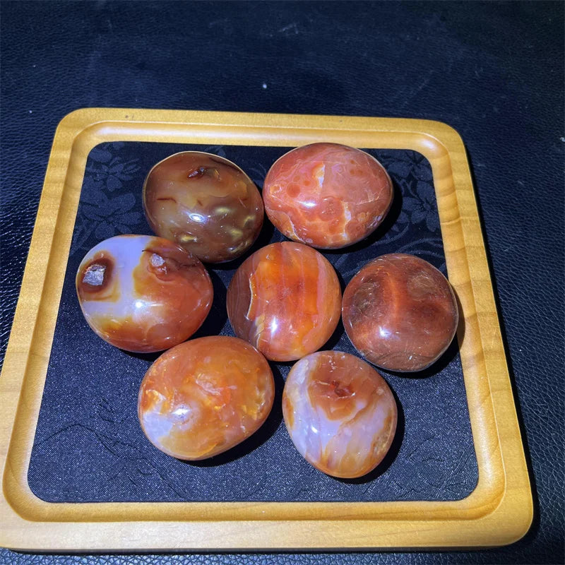 Discount Crystal Crafts Gemstone Carving Plam and Heart Carnelian Palm Red Fire Quartz Heart for Home Healing Decoration