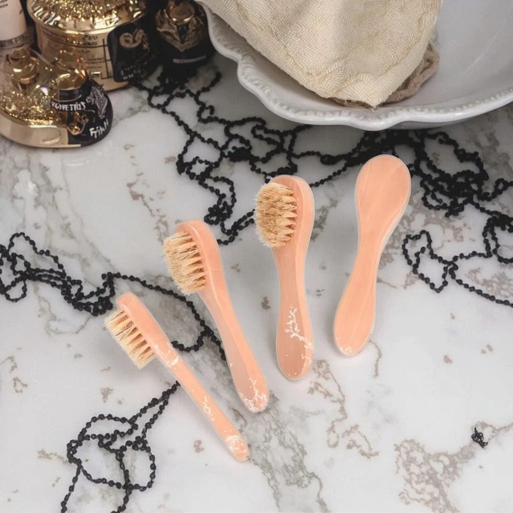 Long Wooden Facial Cleansing Brushes Cheap Natural Boar Bristle Body Cleaner Bath Brushes Simple Style for Face Application