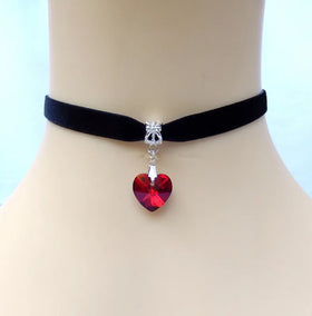 AA016378 Wholesale Gothic Jewelry Punk Black Velvet Choker Necklaces Colorful Crystal Heart Pendant Necklace Women