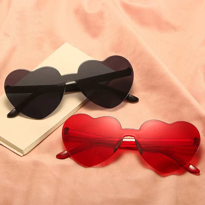 2022 Newest Fashion Heart Shape Colorful PC Sunglasses Women Men Eyewear Shade Love Sun Glasses Wholesale Custom  Glasses