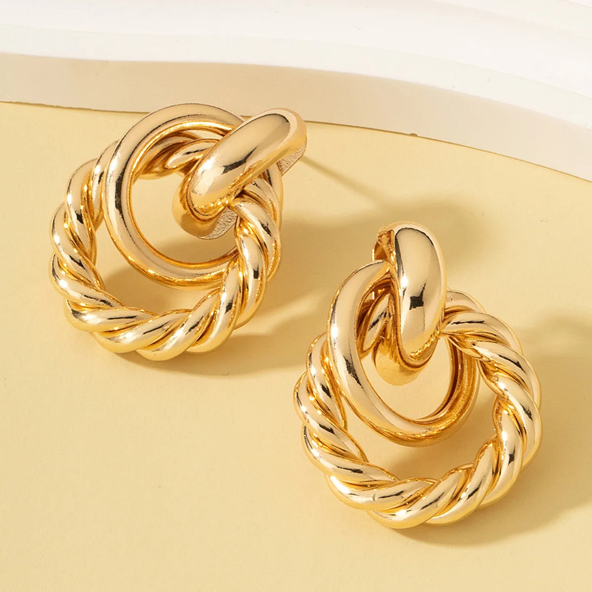 2026 New Arrival Fashion Jewelry New Metal Alloy Cool Fashion Double Round Fried Dough Twists Iron Geometric Drop Earrings