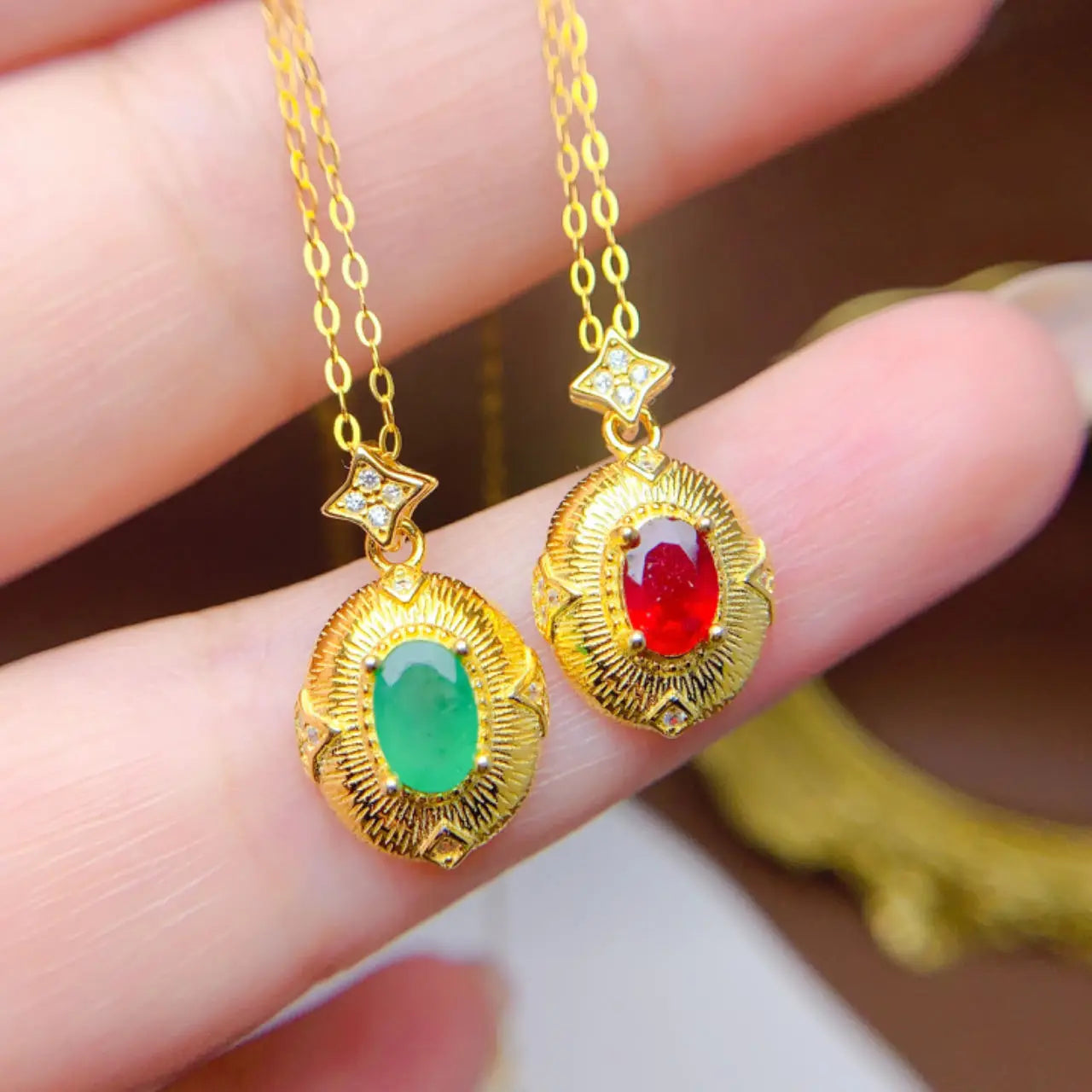 Hot Popular Saudi 925 Sterling Silver Natural Ruby and Emerald Best Friend Customized Necklace for Women