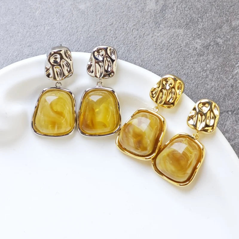 Ilona Luxury Gold-Plated Resin Drop Earrings Popular Daily Wear Accessorizing Fashion Jewelry Irregular Design
