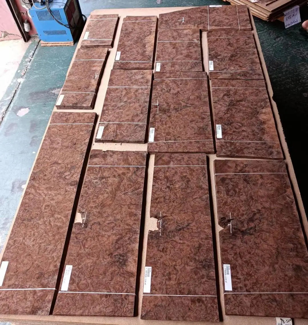 Wholesale Natural Walnut Burl Veneer Sheet 0.5mm Burl Veneer Walnut Burl Wood Sheet for Flooring Furniture