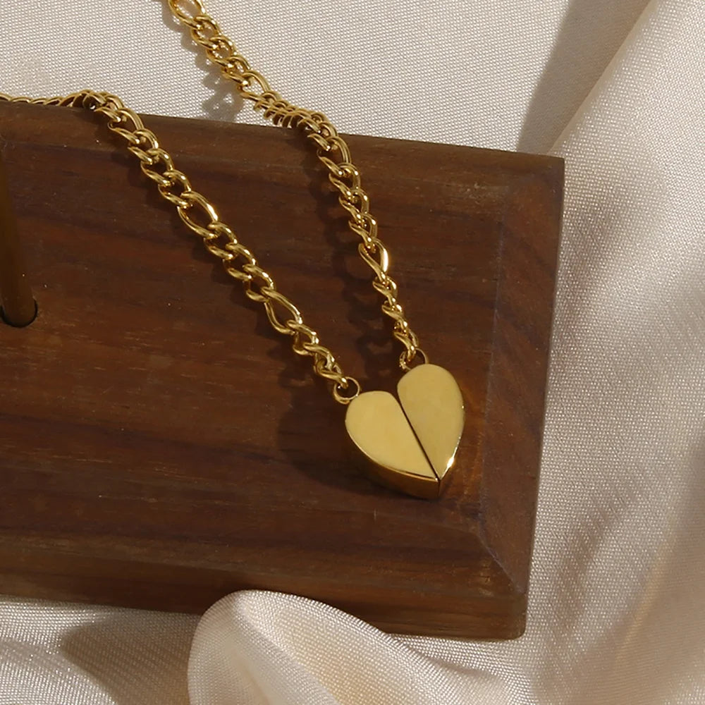 Dreamshow Magnetic Heart Necklace 18K Gold Plated Stainless Steel Pendant Necklace for Women