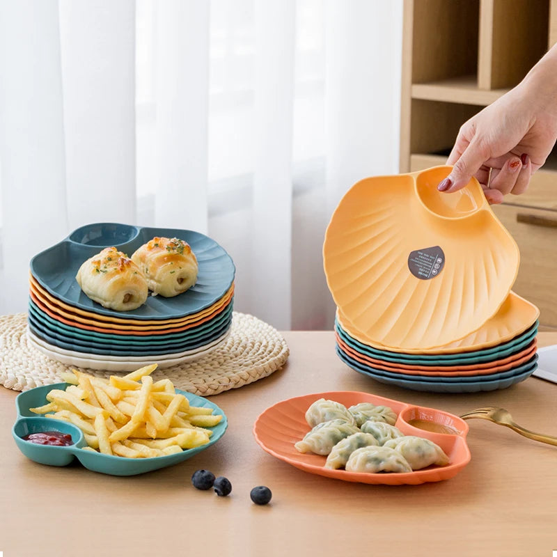 BPA Free Restaurant Party Dessert French Fries Sushi Dumpling Dish Chip and Dip Platter Plastic Snack Plate with Dipping Saucer