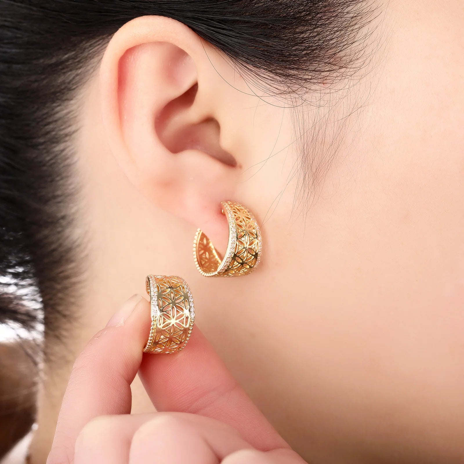 Personalized 18K PVD Gold Trendy Star Moon Chunky Twisted Circle Huggie Hoop Earrings Non-Tarnish Brass for Women Hypoallergenic