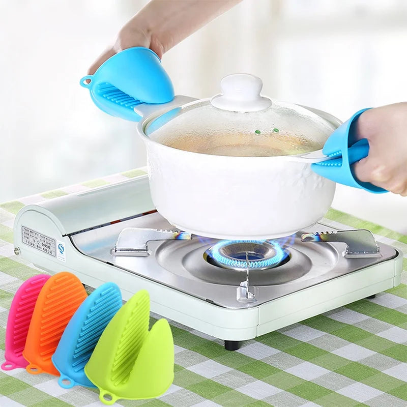 Dotted Style Food Grade Silicone Heat-Resistant Mini Oven Mitts Gloves for Kitchen Cooking and Baking Multi-Color