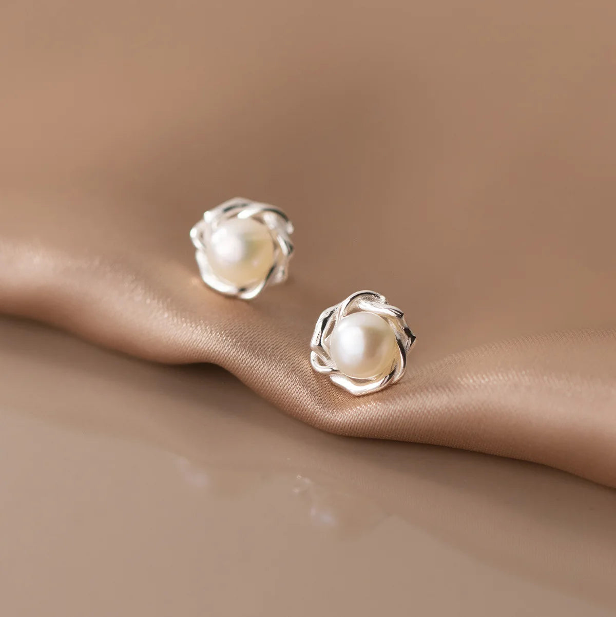 925 Sterling Silver Simple Petal Pearl Earrings Cute Flower Stud Earrings Temperament Female Earring Women Fashion Jewelry