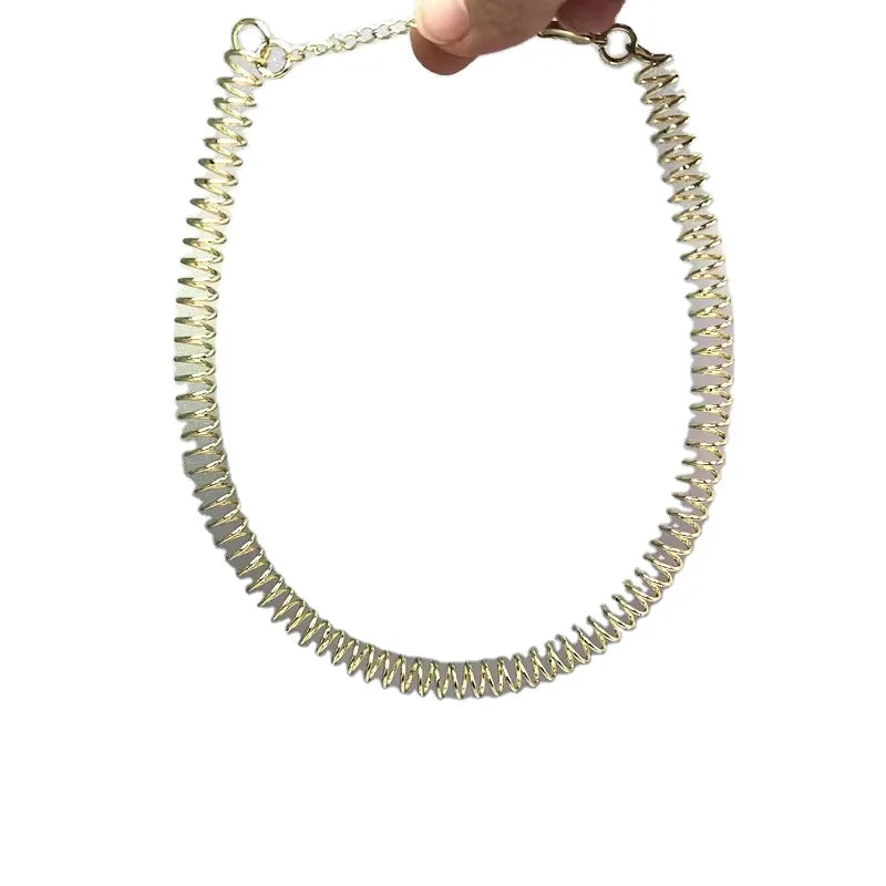 Akzia New Fashion Gold Plated Spring Shape Round Elastic Metal Choker Necklace HipHop Style Charm Necklace for Party Gift