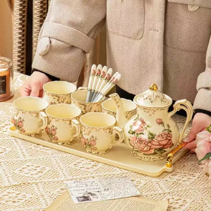 M European Ceramic Coffee Cup Set Elegant European Style Porcelain Tea Set Vintage Teapot Afternoon Tea Cup Afternoon Tea Mug