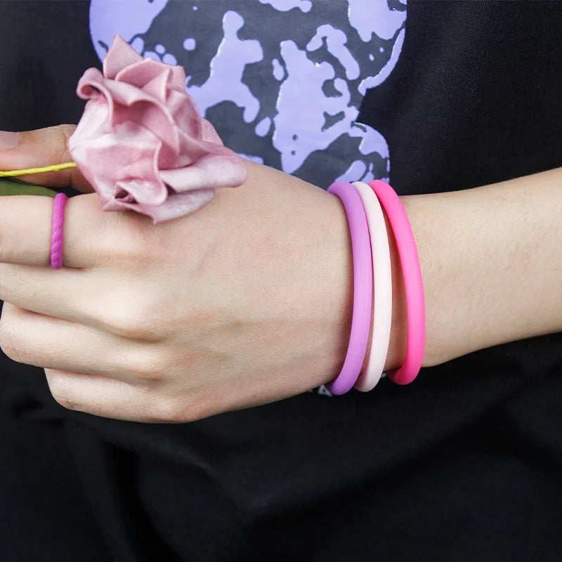 Wholesale Small Single Colors Round Stackable Collection Silicone Rubber Wristbands Bracelets for Kids
