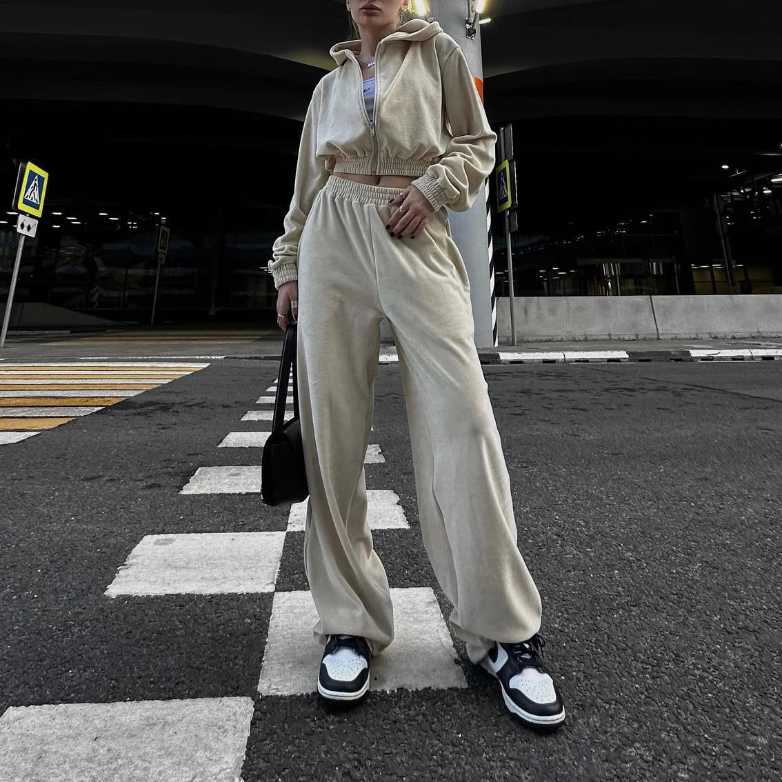 Custom Crop Jogger Sweatsuits French Terry 2 Piece Track Suits Zip up Tracksuits Blank Flared Sweatpants and Hoodie Set Women