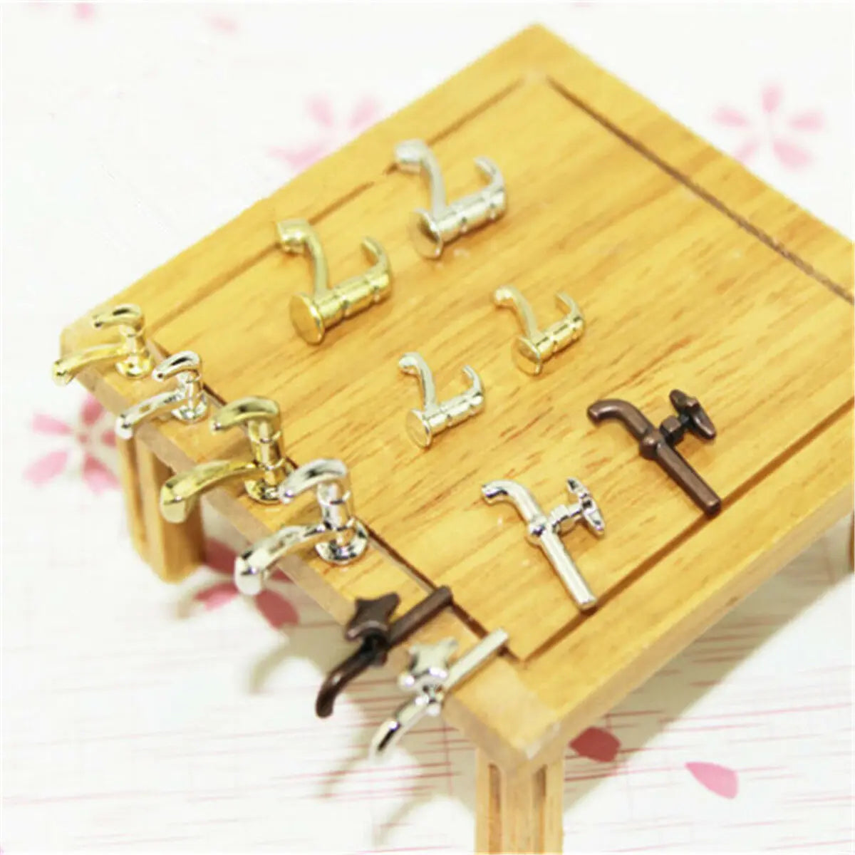 Miniature Metal Water Tap Faucet Decorative Object for Dollhouse Bathroom Accessories