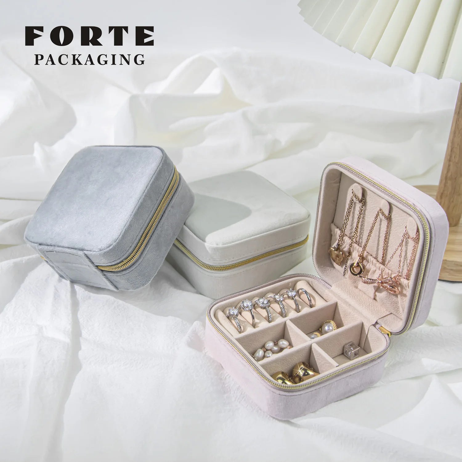FORTE Luxury Velvet Fabric Custom Small Jewelry Storage Box with Customer's Logo Printed Zipper Travel Bag Custom Color