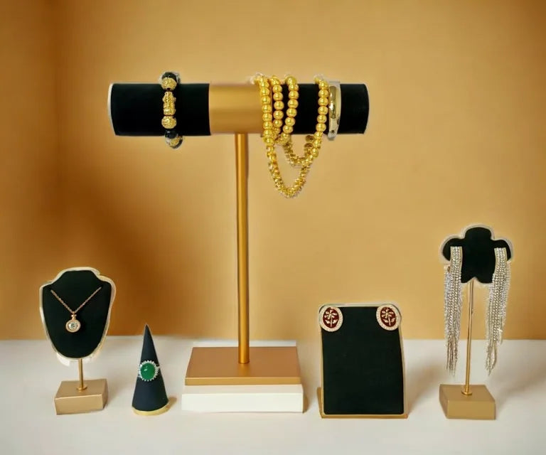 Luxury Jewellery Store Pendant Display Props High End Necklace Display Bust Stand With Gold Metal Base