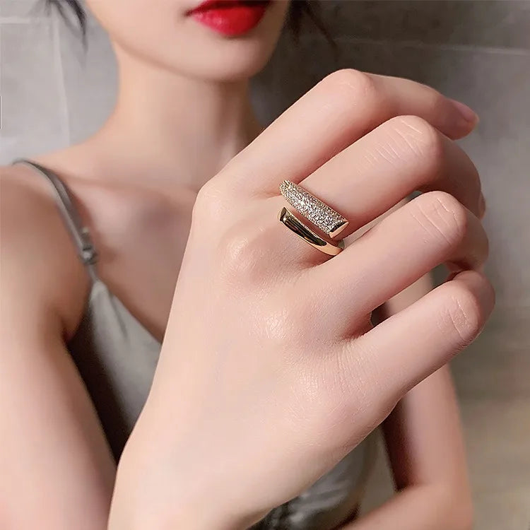 Fashion Light Luxury Cold Minimalist Style Simple 14K Real Gold Plated Rings Golden Cudgel Wrapped Elegant Women's Ring