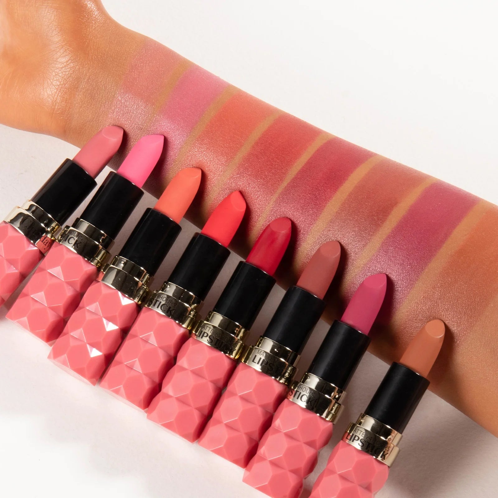 Wholesale 8-Color Matte Lipstick New Arrival Long-Lasting Waterproof Moisturizing Lipstick with Non-Stick Cap Fashion Style