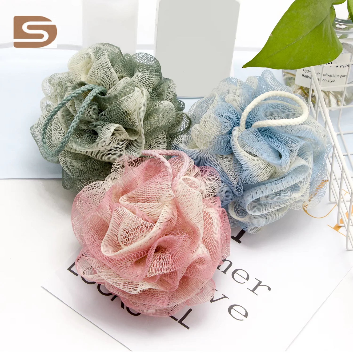 Wholesale Natural Skin-friendly Exfoliating Mesh Bath Piff Colorful Ball Shower Bath Sponge Gradient Loofah Sponge for Shower