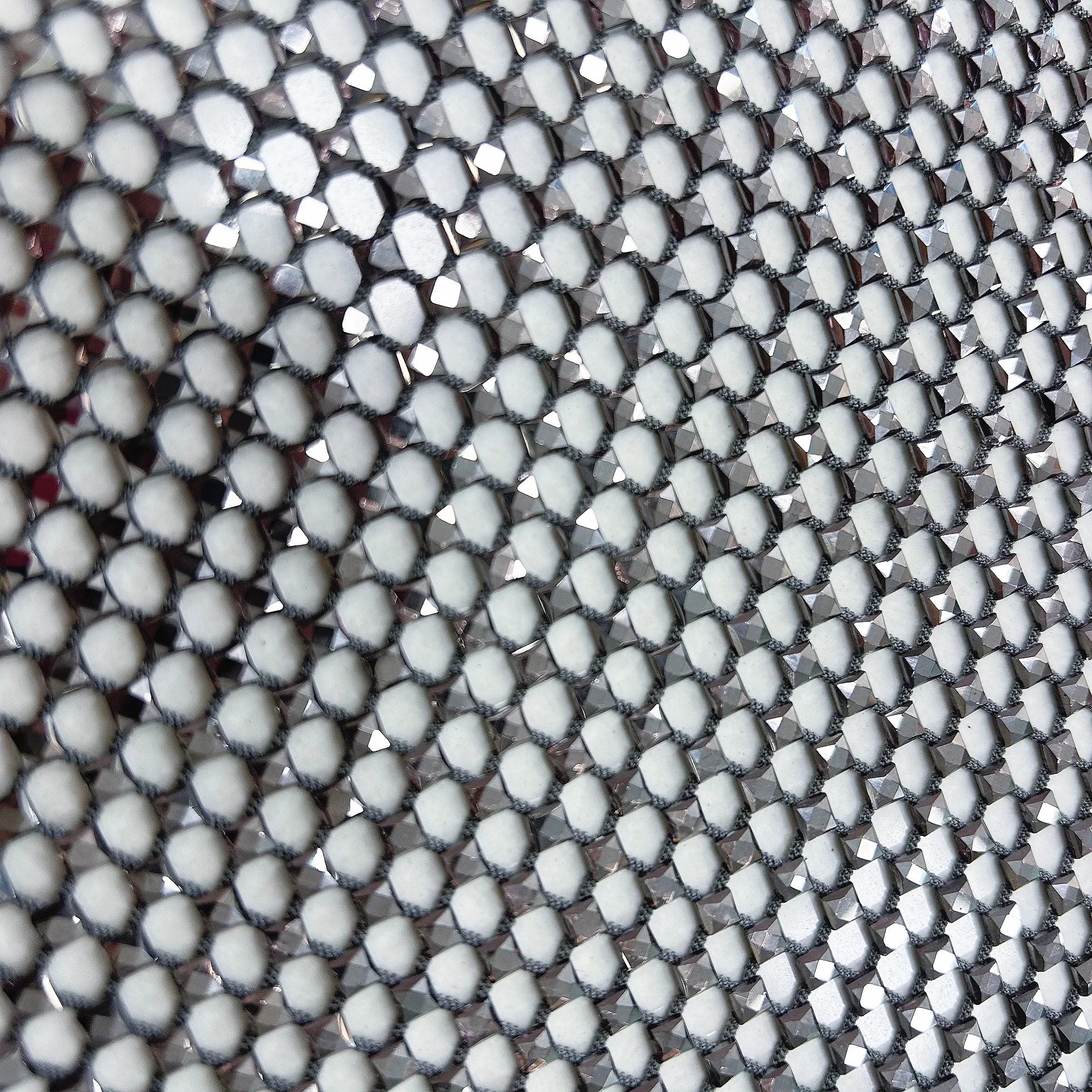 Low MOQ Multifaceted Glass Cut Nonwoven Embroidered Tulle Fabric with Rhinestone for Wedding Dresses Bags & Toys