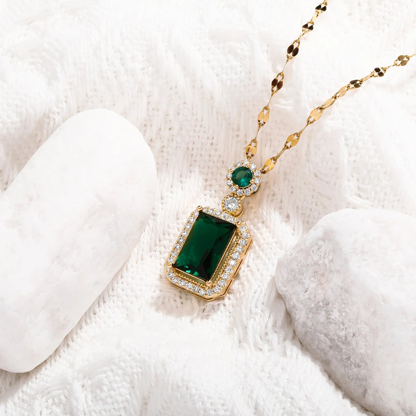 2022 Fashion Personalized Necklace Gold Silver Plated Green Zircon Jewelry Pendant Necklace for Women