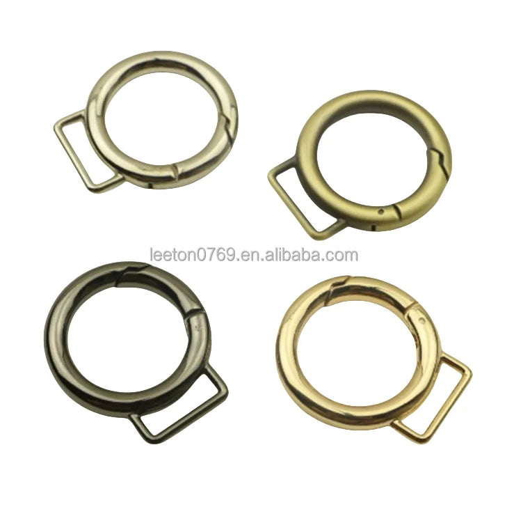 Stock Supply 22mm 4 Colors Metal Carabiner Keychain