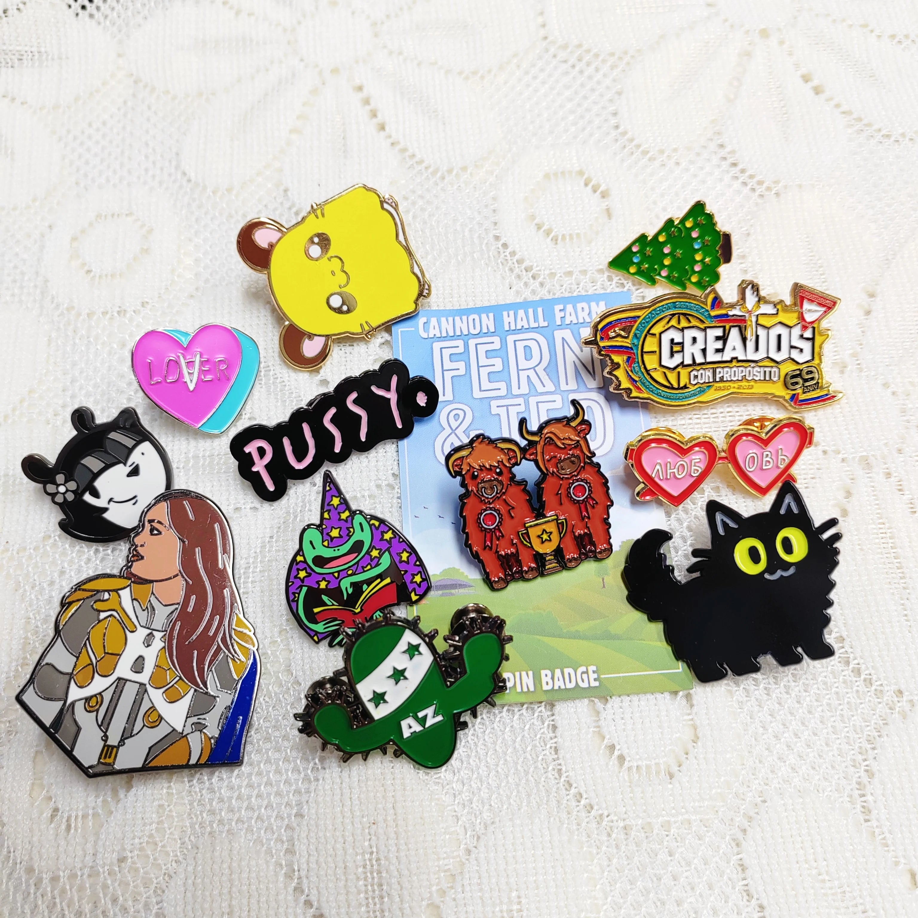 High Quality Factory Custom Fashion Cute Pins Metal Logo Badges Brooch Hard Soft Enamel Pins Lapel Pins butterfly Clutch