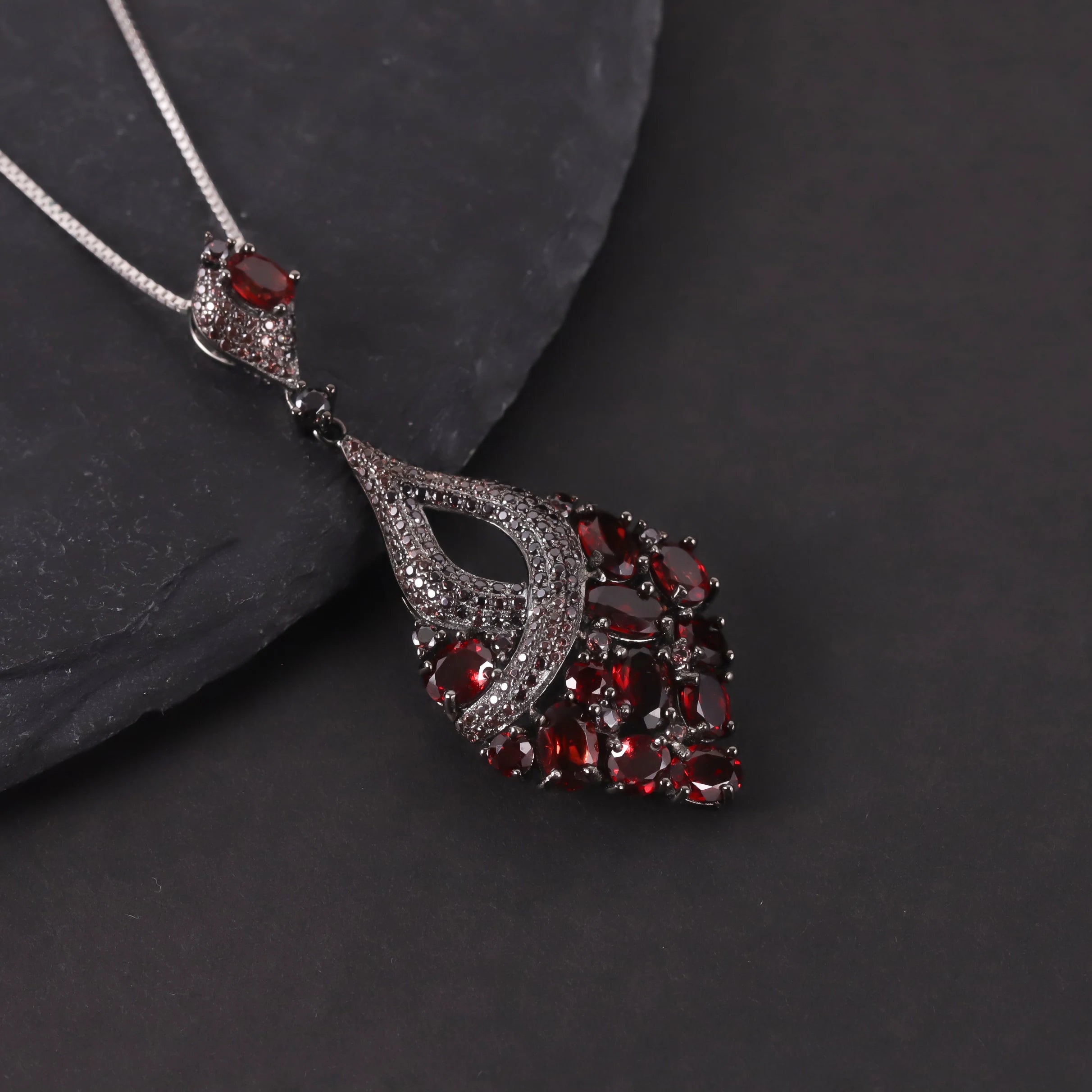 W0453 Abiding Custom Jewelry Cluster Designs 925 Sterling Silver Skilled Craftsmanship Natural Red Garnet Necklace Pendant