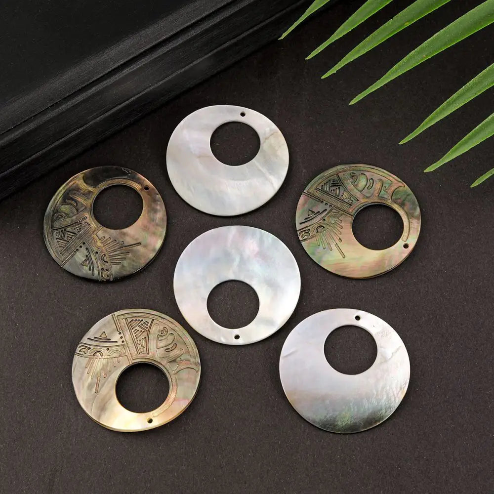 Low Price Raw Mother of Pearl Shells Carved Necklace Charms for Jewelry Making